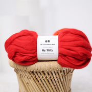 Handgesponnenes Merino-Wolle Kunstgarn: Super Bulky Rot Slub, 100g