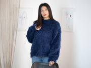 Flauschiger blauer Mohairpullover – Handgestrickter weicher warmer Rundhalspullover T1152