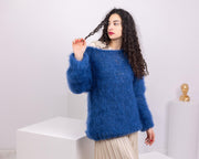 Handgestrickter blauer Mohairpullover, weicher, flauschiger Rundhals-Jumper, Oversize Herrenpullover T1544