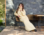 Handgestricktes Maxikleid aus 100% Wolle, cremefarbener Pullover-Mantel T890