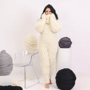 Woll-Catsuit – handgestrickter Ganzkörperanzug aus 100 % Wolle mit extra langem Rollkragen T1622