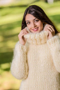 Pull à col roulé ample et moelleux tricoté à la main, en mohair épais 8 brins T330