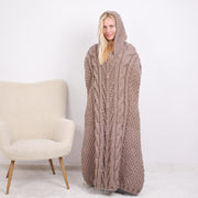 Gestreifter Wollponcho – handgestrickter 3-fädiger Cape mit langen Rollkragen T1896