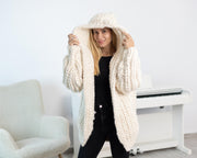 Besonders dicke Strickjacke – handgestrickter 15-fädiger Alpaka-Merino-Wollmix T1538