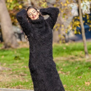 Schwarzes Mohair Pulloverkleid, Handgestricktes Chunky Fluffy Rollkragen Maxikleid T391