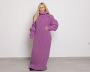 Geripptes Pulloverkleid aus rosa Wolle, handgestricktes Rollkragen-Maxikleid T1520