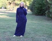 Kleid aus haariger Suri-Alpaka, handgestricktes blaues Maxi-Rollkragenpulloverkleid T1471