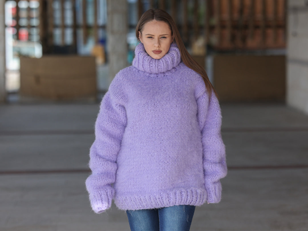 Purple Alpaca Sweater, 20 Strand Knit, Hand Knitted Fluffy Texture, Chunky Turtleneck Fit T2219