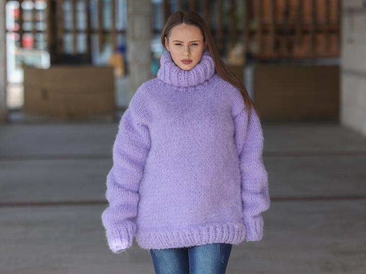 Purple Alpaca Sweater, 20 Strand Knit, Hand Knitted Fluffy Texture, Chunky Turtleneck Fit T2219