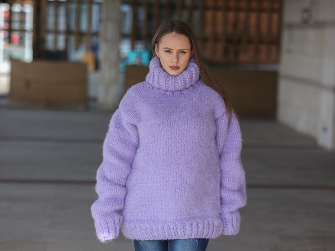 Purple Alpaca Sweater, 20 Strand Knit, Hand Knitted Fluffy Texture, Chunky Turtleneck Fit T2219