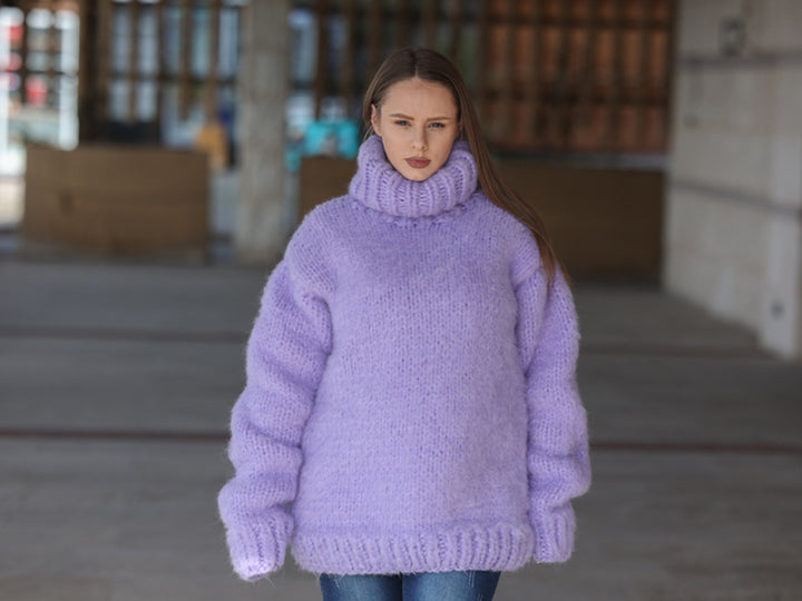 Purple Alpaca Sweater, 20 Strand Knit, Hand Knitted Fluffy Texture, Chunky Turtleneck Fit T2219