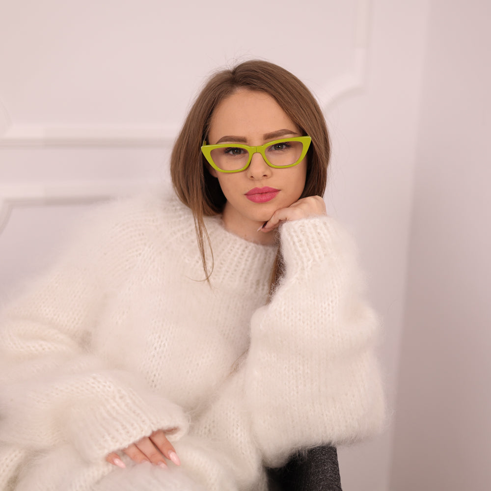 Hand-Knitted White Mohair Sweater – Chunky Fluffy Warm Crewneck Pullover T2142