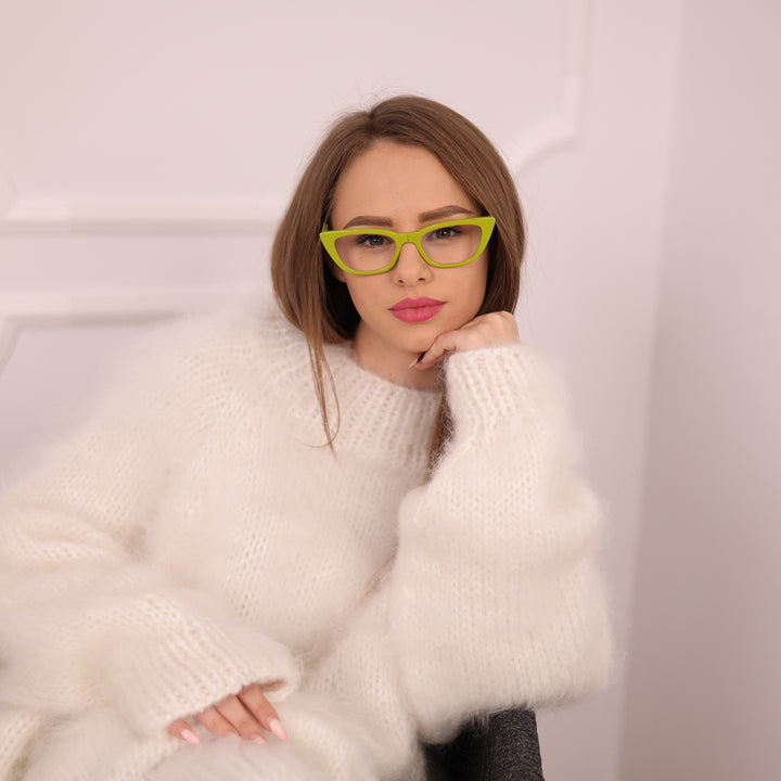 Hand-Knitted White Mohair Sweater – Chunky Fluffy Warm Crewneck Pullover T2142