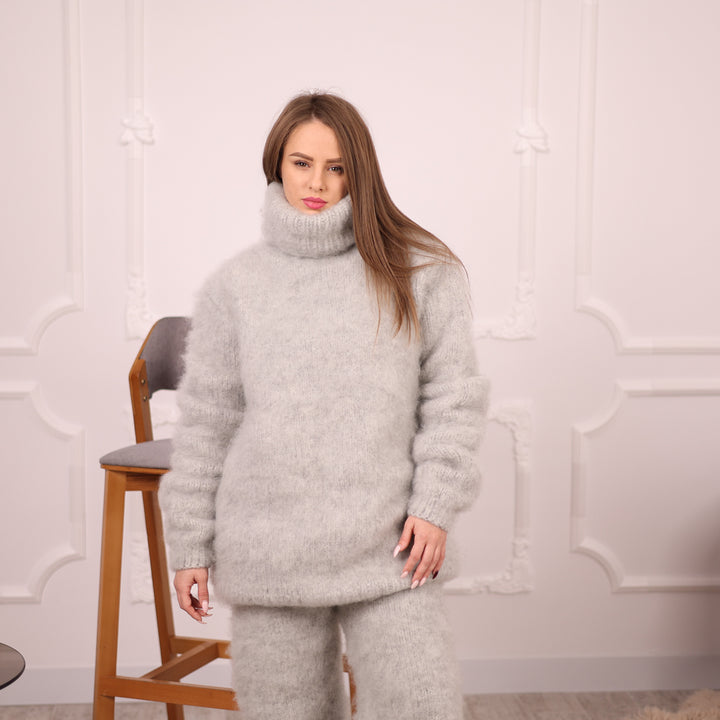 Extra Hairy Italian Kid Mohair Sweater – Hand-Knitted Very Fluffy Jumper T2136