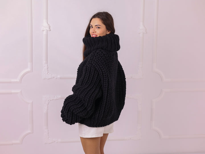 Black 4 kg Wool Fisherman Rib Cropped Oversized Turtleneck Sweater T2328