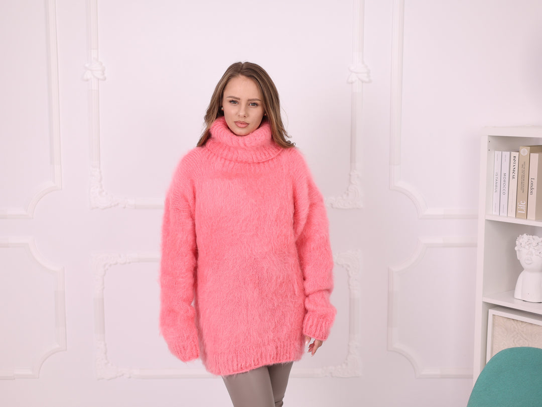 Pink Kid Mohair turtleneck sweater T2379 full front view