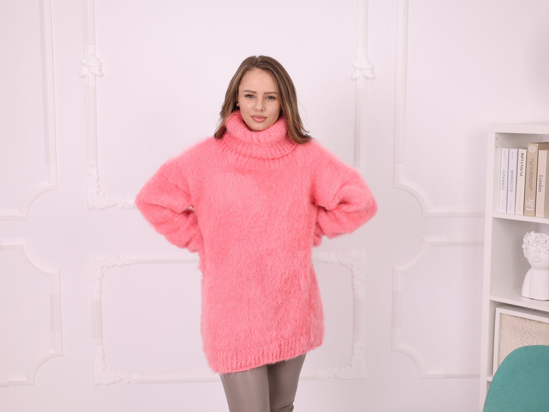 Pink fuzzy Kid Mohair turtleneck sweater T2379 full length front