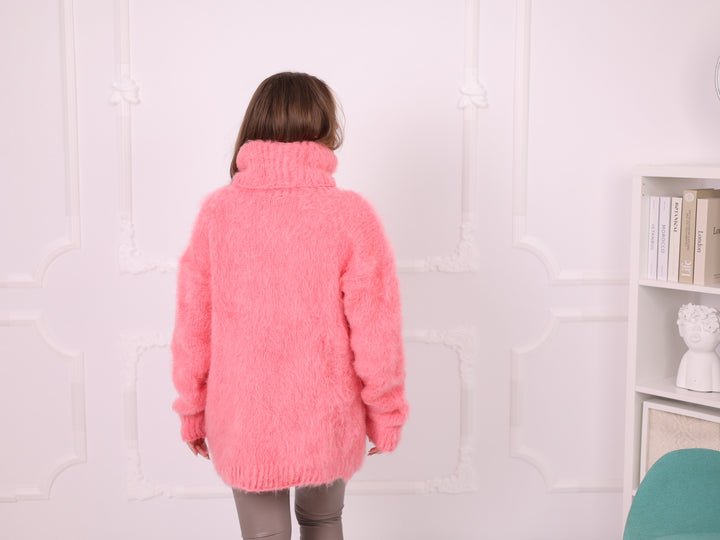 Pink Kid Mohair turtleneck sweater T2379 rear fit detail