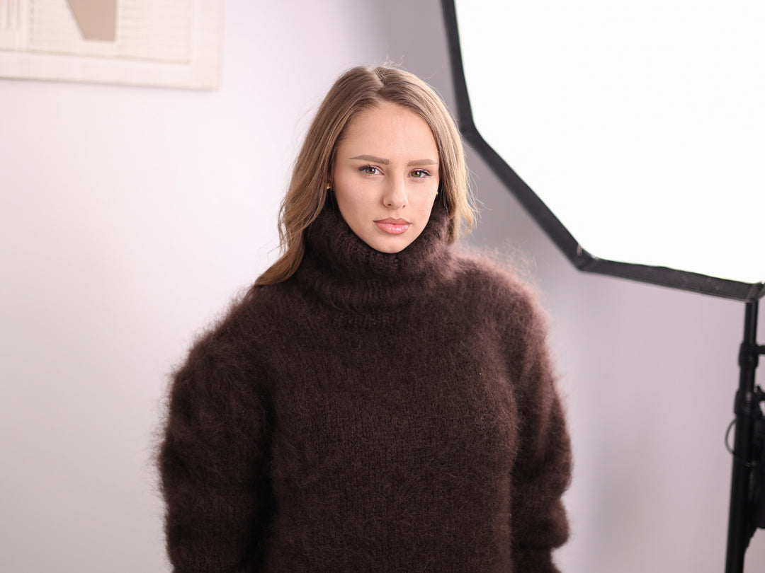 Brown brushed Kid Mohair turtleneck sweater T2380 front portrait