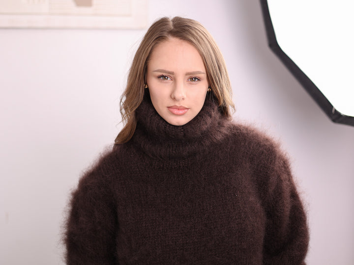 Brown fuzzy Kid Mohair sweater T2380 neckline and brushed texture detail