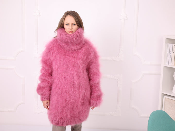 Dusty rose fluffy longhaired mohair turtleneck sweater T2381 studio front view