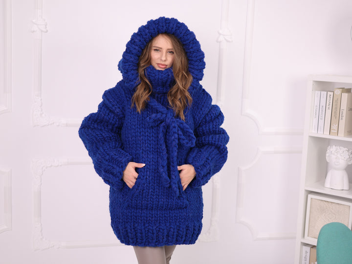 Blue extra chunky wool alpaca hooded sweater T2384 front standing view