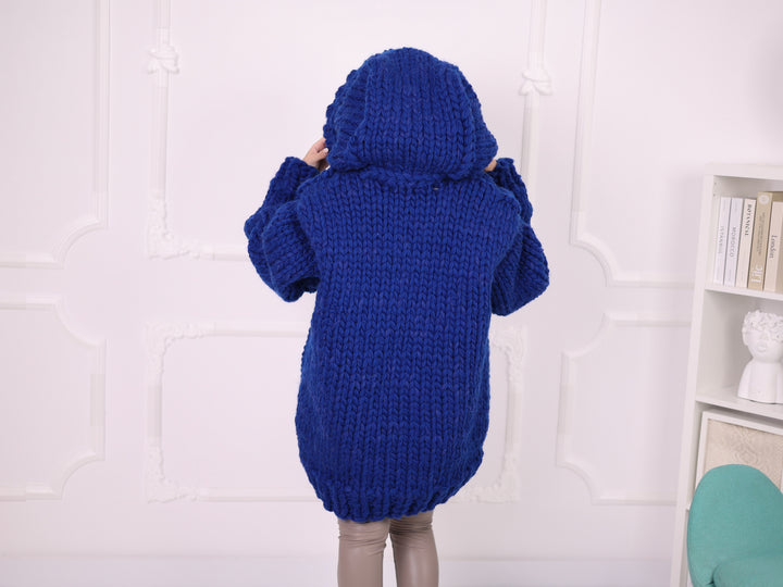 Blue extra chunky wool alpaca hooded sweater T2384 back view