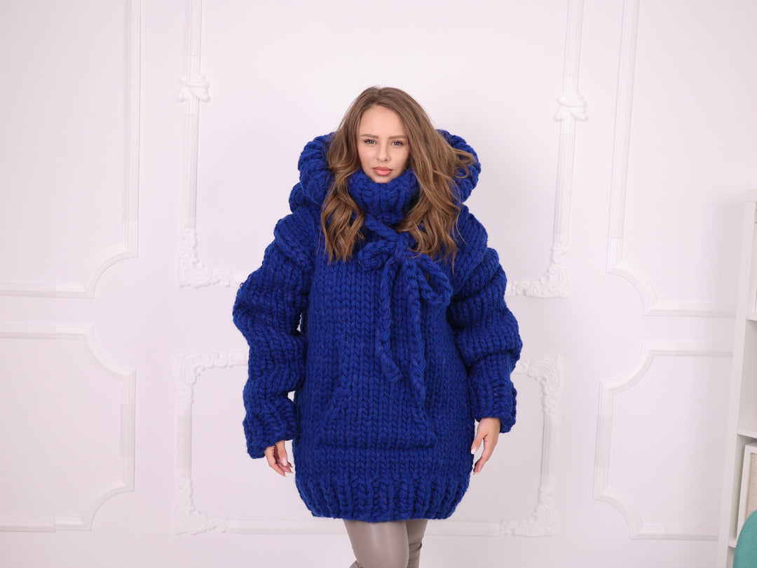 Blue extra chunky wool alpaca hooded sweater T2384 relaxed front view