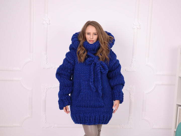 Blue extra chunky wool alpaca hooded sweater T2384 relaxed front view