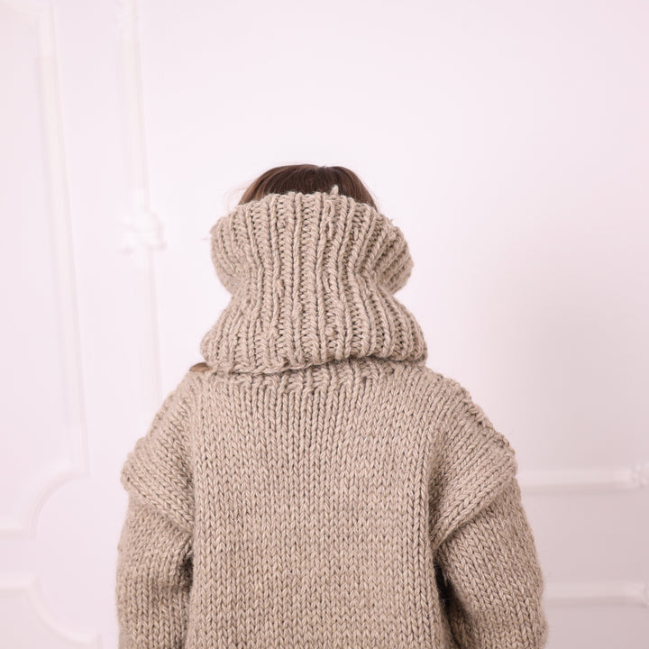 Beige chunky 100 percent wool neck warmer T2393 back view