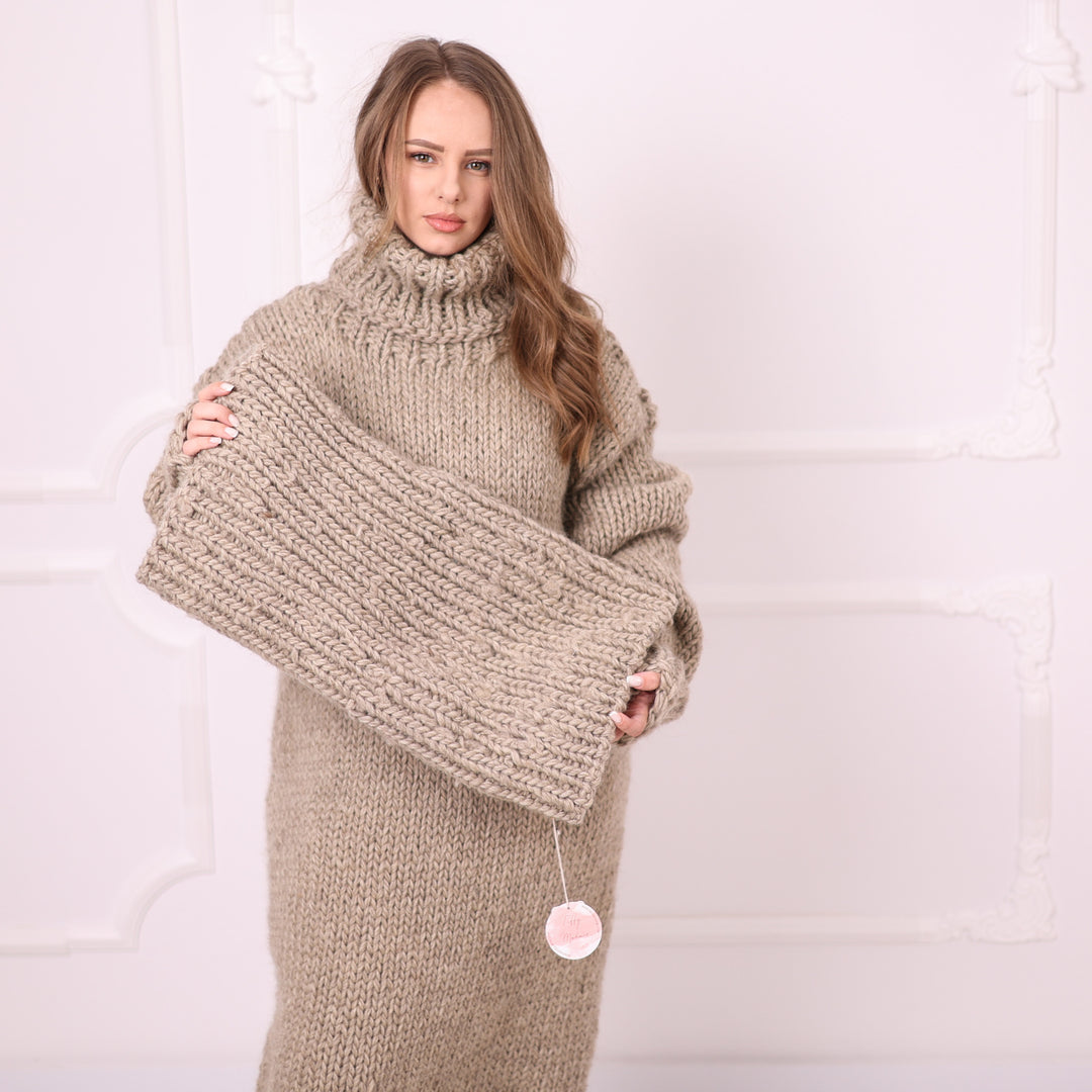 Beige soft wool ribbed neck warmer T2393 folded collar view