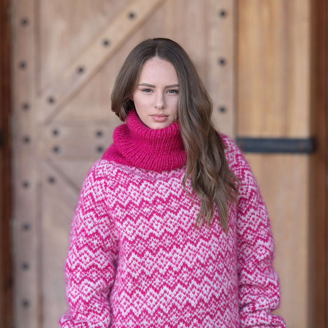 Pink white Nordic pattern alpaca sweater T2407 close front detail