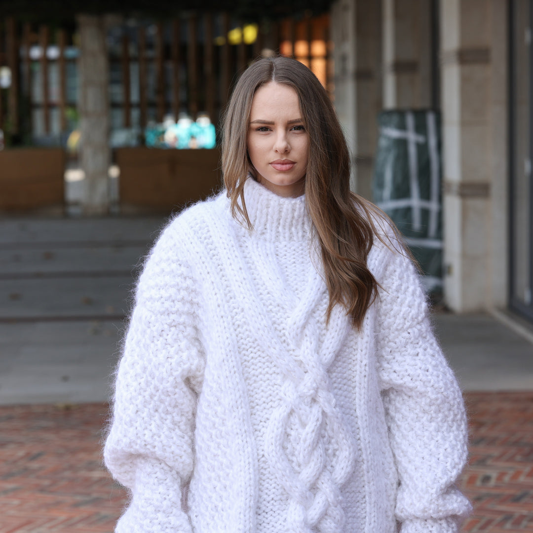 White longhaired mohair oversized cable knit turtleneck sweater T2425