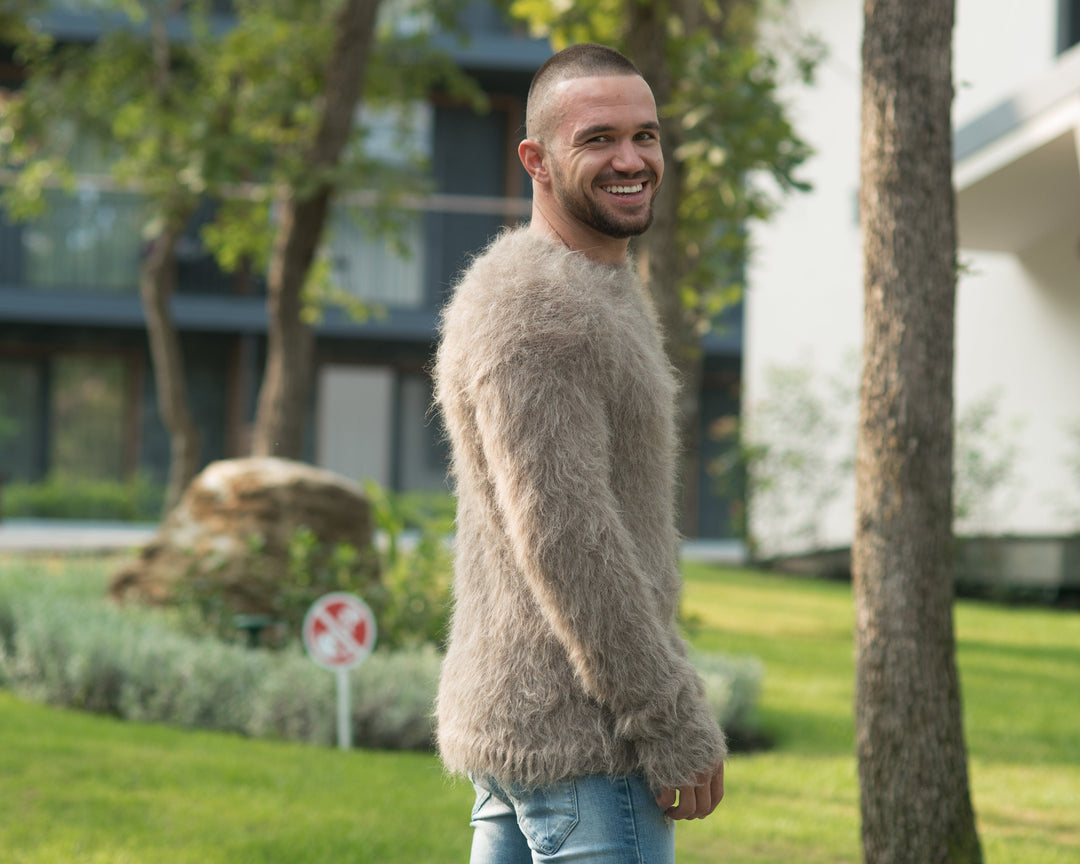Fluffy Suri Alpaca Sweater – Hand-Knitted Fuzzy Long-Haired Yarn Jumper, Non-Mohair T870M