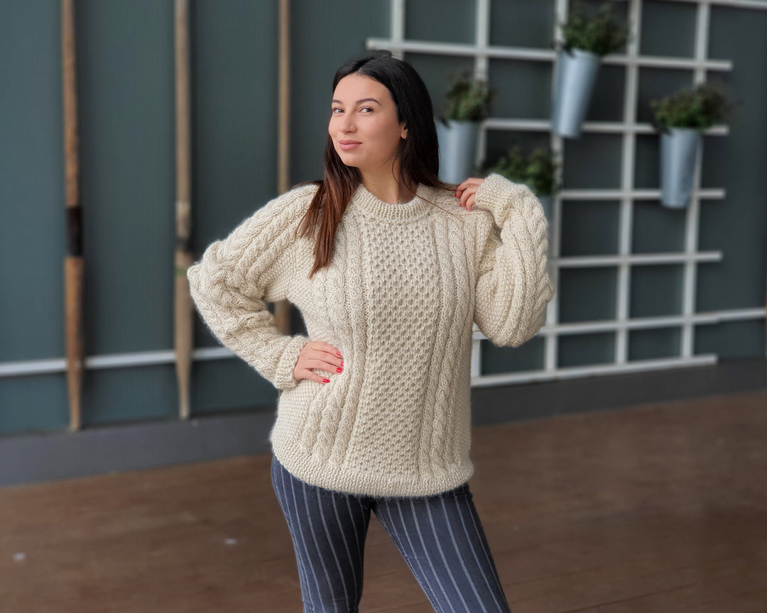 100 % Alpaca sweater , Super soft and chunky Cable knit sweater T931