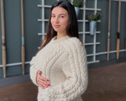 Einer verfügbar in Größe XL, 100 % Alpaka Pullover, weicher Zopfstrickpullover T931