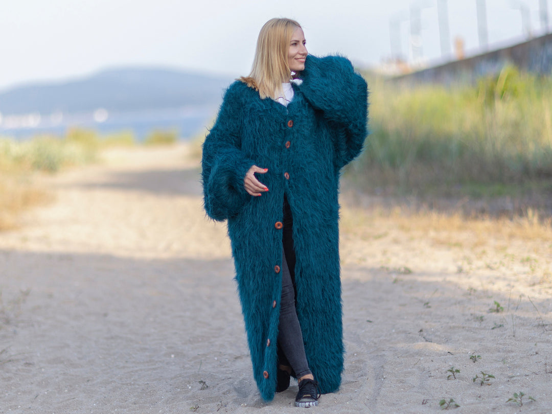 Chunky Suri Alpaca Coat – Hand Knitted Fluffy Long Haired Cardigan T1088