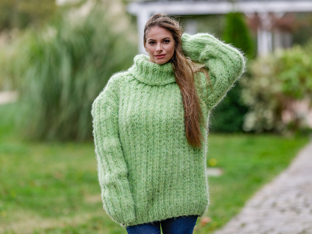 12-Strand Baby Alpaca Sweater, Hand Knitted Extra Soft Chunky English Rib Pullover T1133