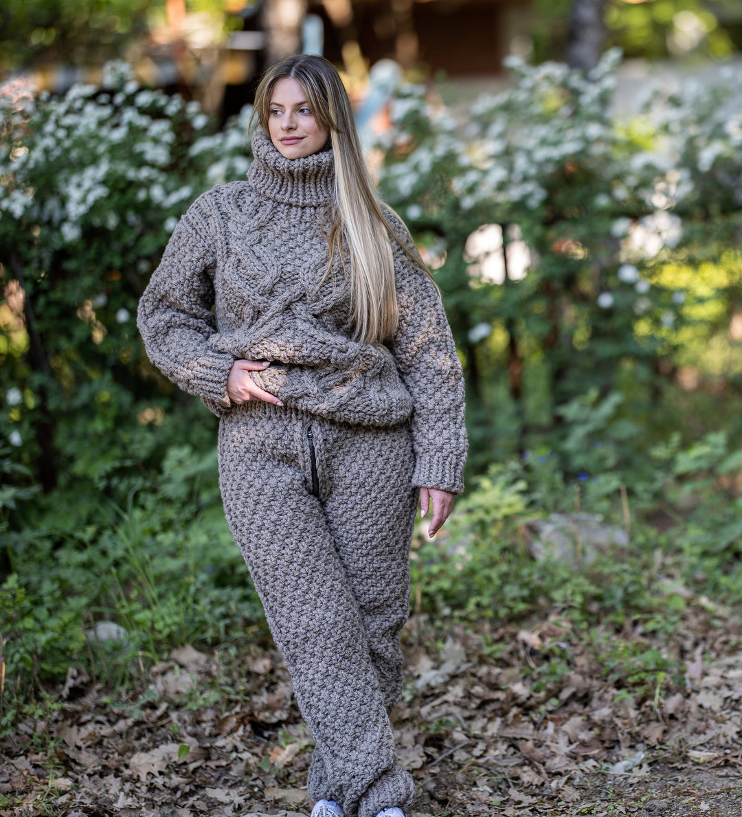 Chunky Wool Knit Pants, Hand Knitted Raw Itchy Wool Joggers for Women T1196