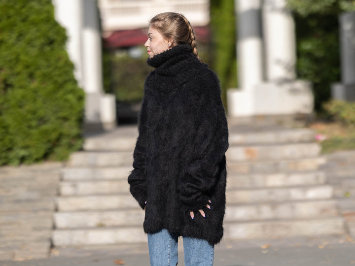 Black Suri Alpaca Merino Wool Sweater, Long Haired Soft Wool Pullover T1272