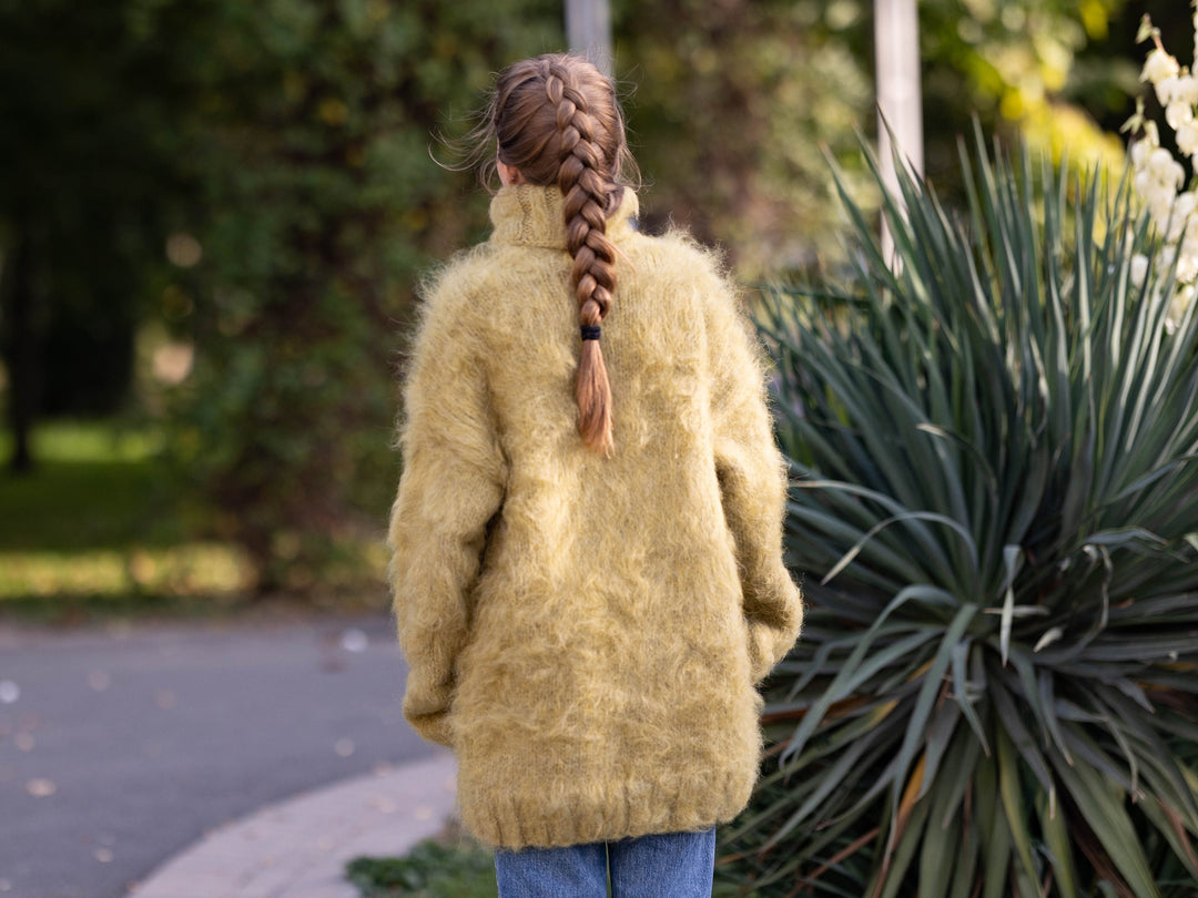 Extra Hairy Italian Kid Mohair Sweater – Hand-Knitted Very Fluffy Jumper T1274