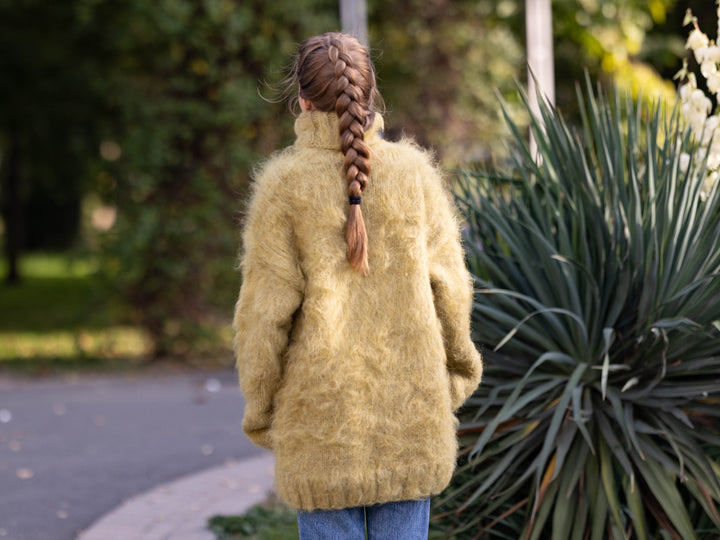Extra Hairy Italian Kid Mohair Sweater – Hand-Knitted Very Fluffy Jumper T1274