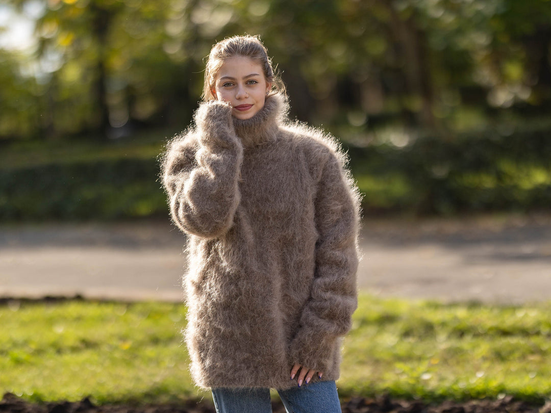 Extra Hairy Italian Kid Mohair Sweater – Hand-Knitted Very Fluffy Jumper T1291