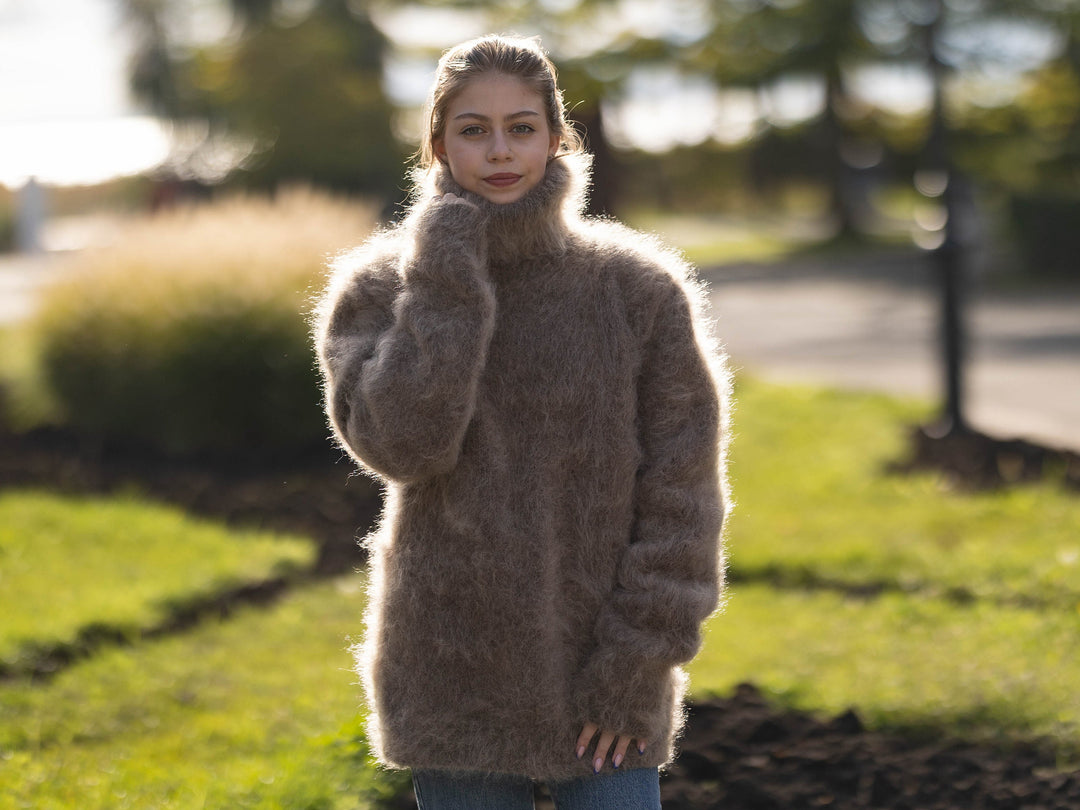 Extra Hairy Italian Kid Mohair Sweater – Hand-Knitted Very Fluffy Jumper T1291