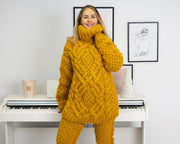 Zopfpulloverkuscheliger Winterpullover aus grober, kratziger gelber Wolle T1313