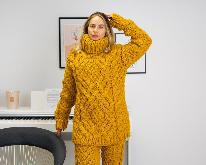 Cable knit cosy winter sweater in raw itchy yellow wool T1313