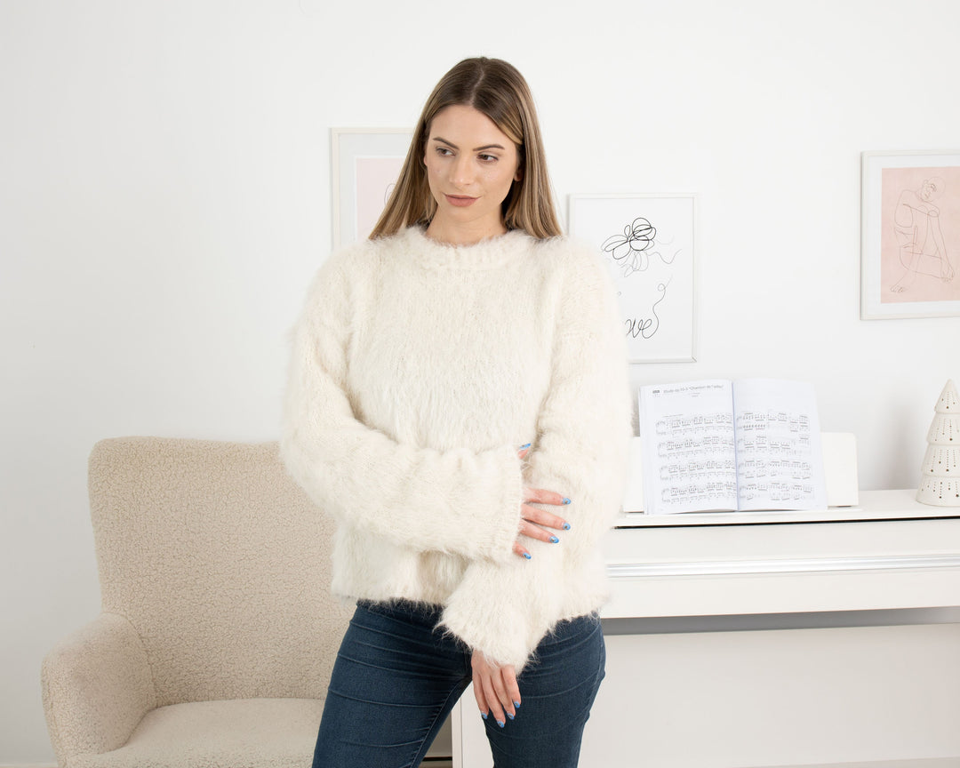 Cream Suri Alpaca Sweater, Hand Knitted Fluffy Fuzzy Jumper, Long Haired Non-Mohair Pullover T1325
