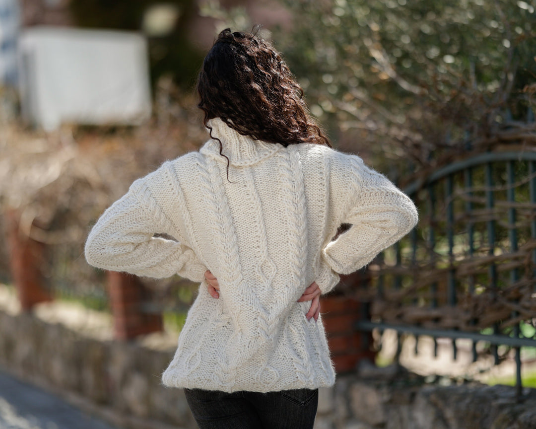 One available in size 2XL, 12 strands  Baby Alpaca and merino yarn sweater T1387