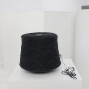 Dunkelgraues Yak-Merinowolle-Mischgarn: Stricken, Weben, Häkeln (100 g / 3,52 oz)