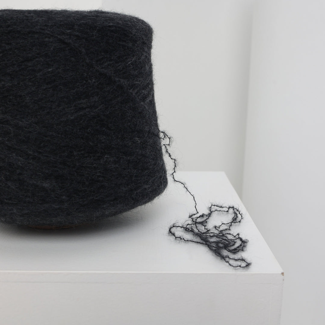 Dark Gray Yak Merino Yarn Blend: Knitting, Weaving, Crochet (100g / 3.52oz)